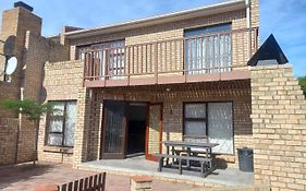 Tog Wat Villa Marie